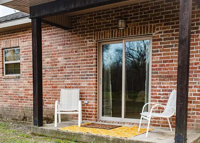 Country Cottage - Broussard